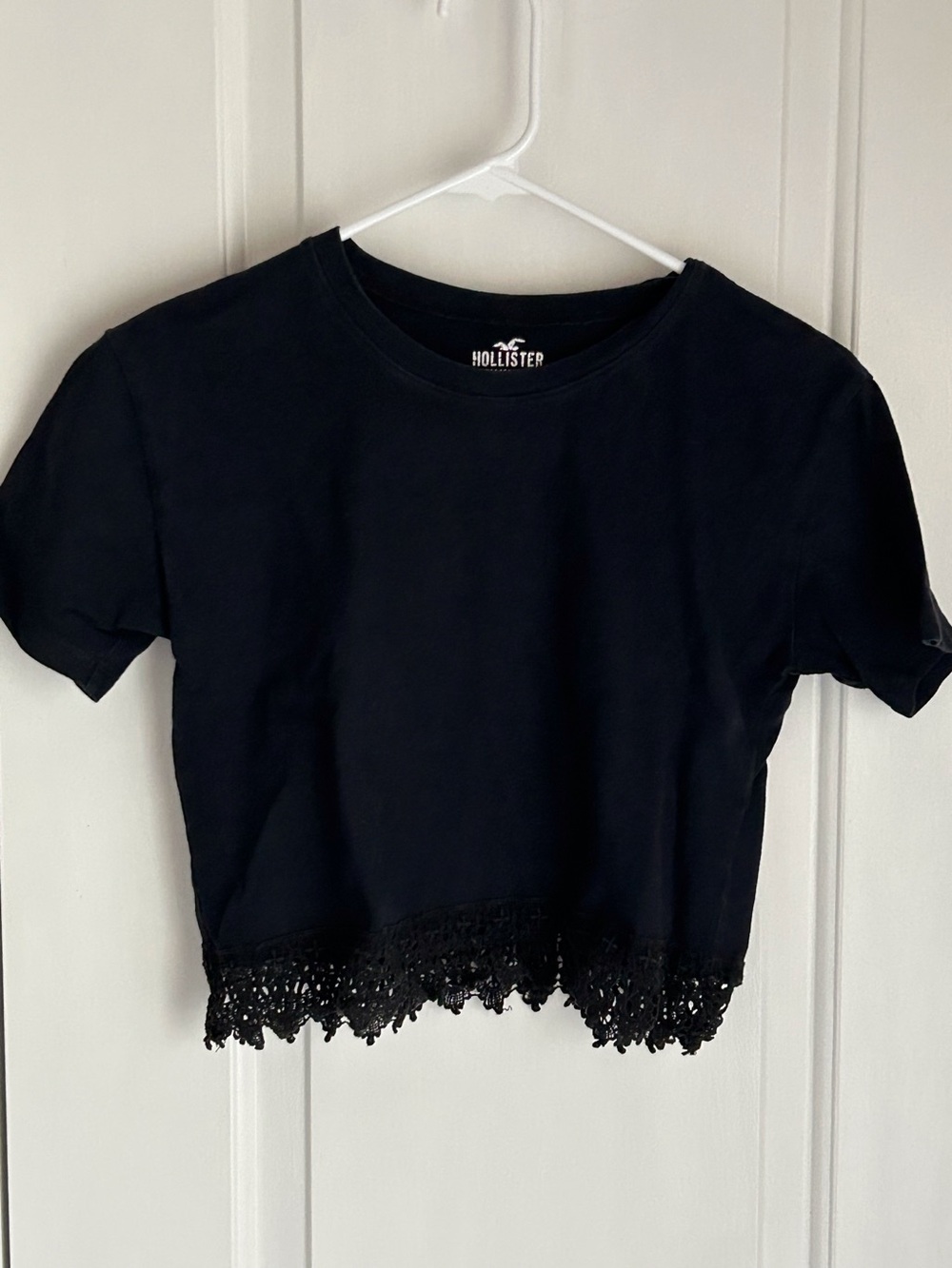 Hollister Black Crochet-Hem Crop Tee